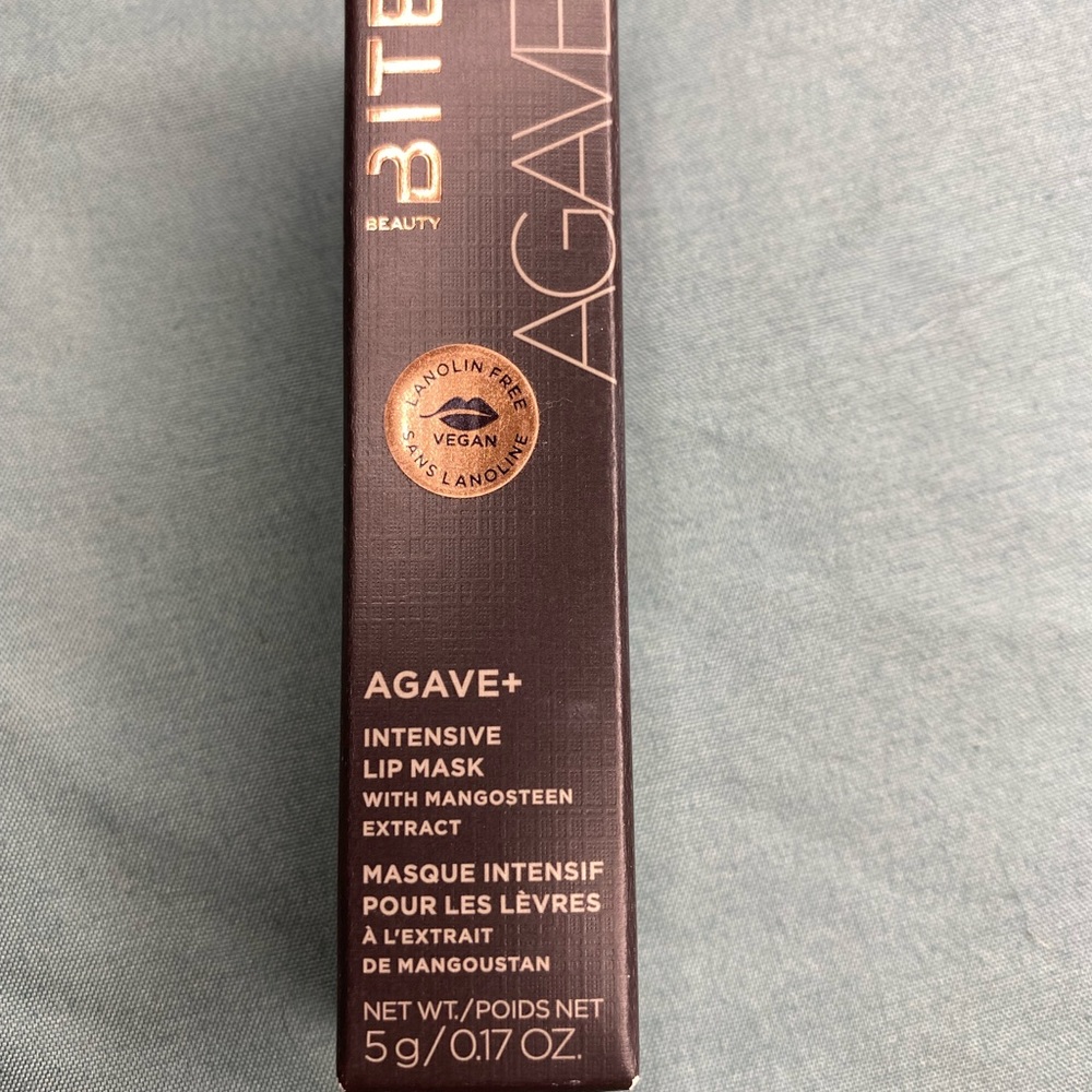 Bite lip mask